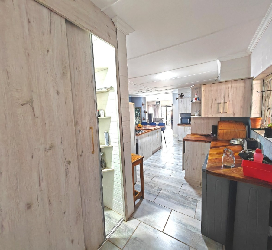 4 Bedroom Property for Sale in Uitsig Free State